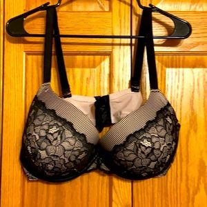42DDD Torrid black and pink push-up plunge bra